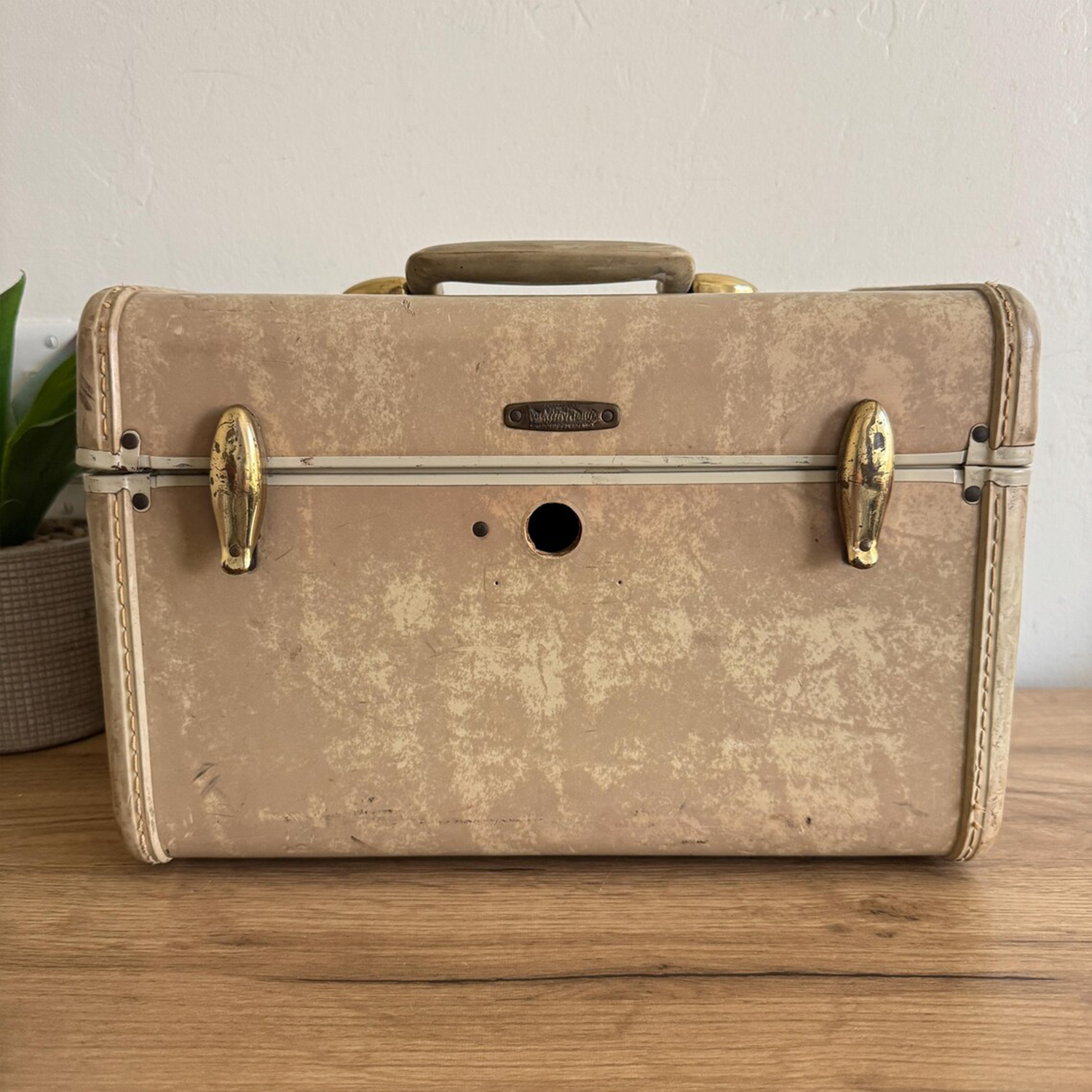 Faded Cream Marbled Vintage Hard Shell Vanity Carry Case With Brass Metal Latches, Decorative Paisley Scarf And Multi-Purpose Interior Storage Space